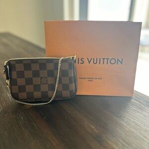 Louis Vuitton Damier Ebene Pochette